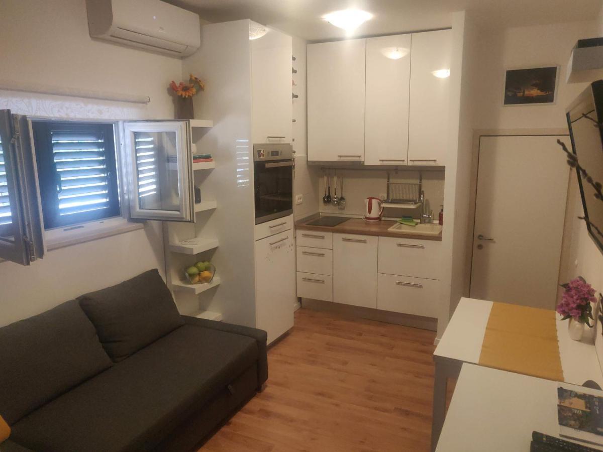 Apartments Bepa Макарска Экстерьер фото
