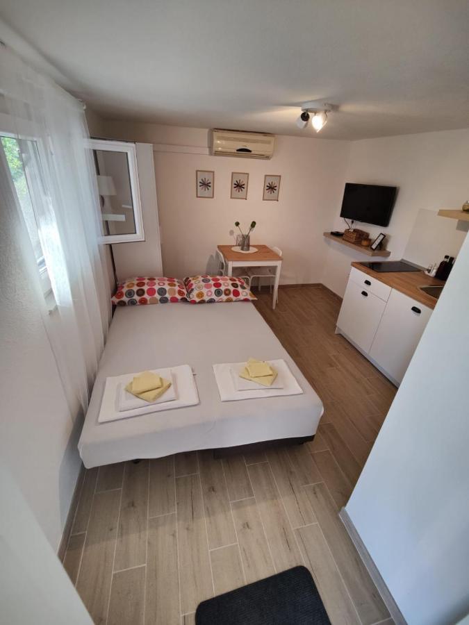Apartments Bepa Макарска Экстерьер фото