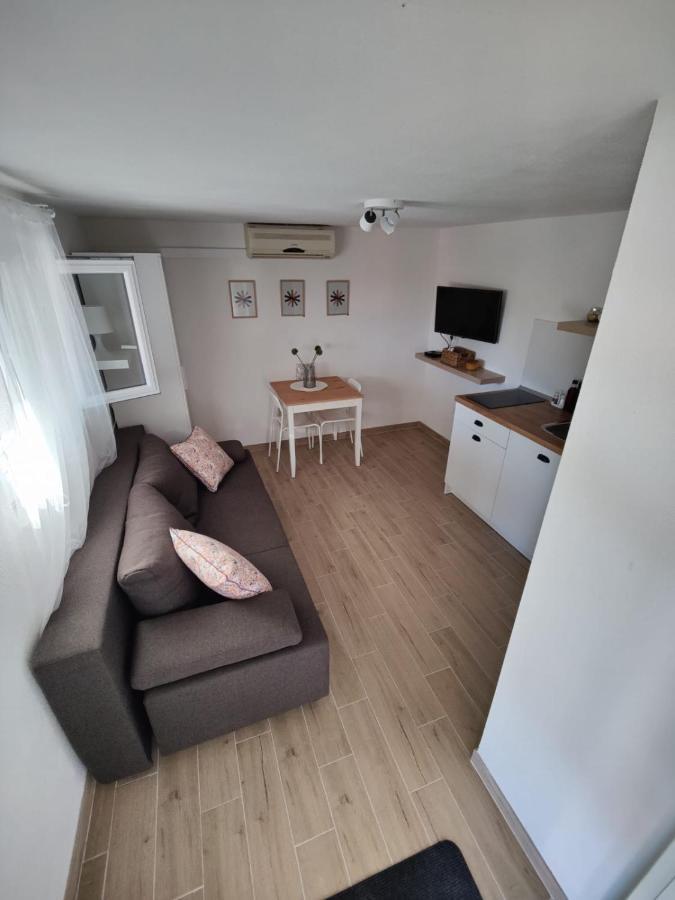 Apartments Bepa Макарска Экстерьер фото